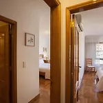 Flh Family Flat With Balcony Apartamento Parede