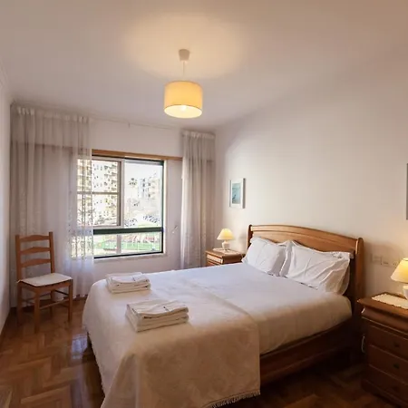 Flh Family Flat With Balcony Lägenhet Parede