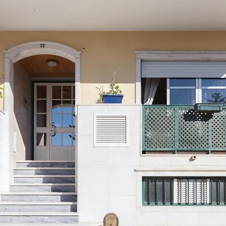 Flh Family Flat With Balcony Apartment Parede